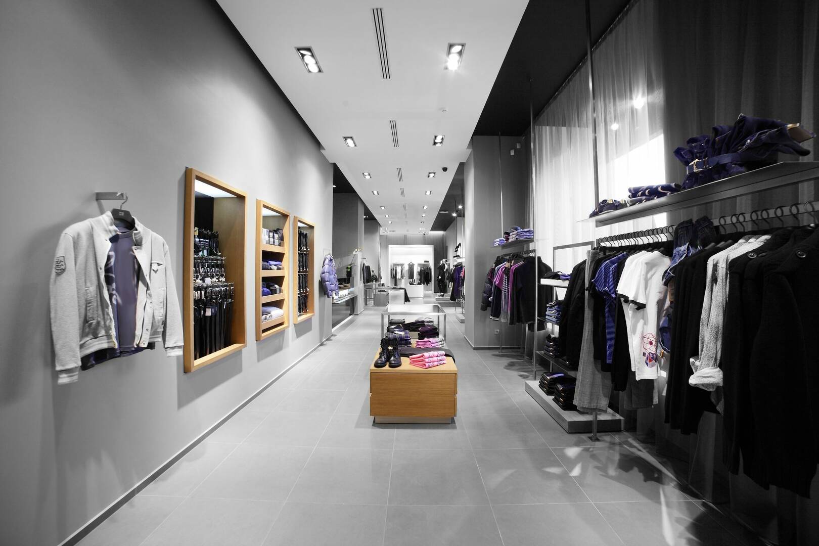 Andre Julius - Custom Suits & Accessories