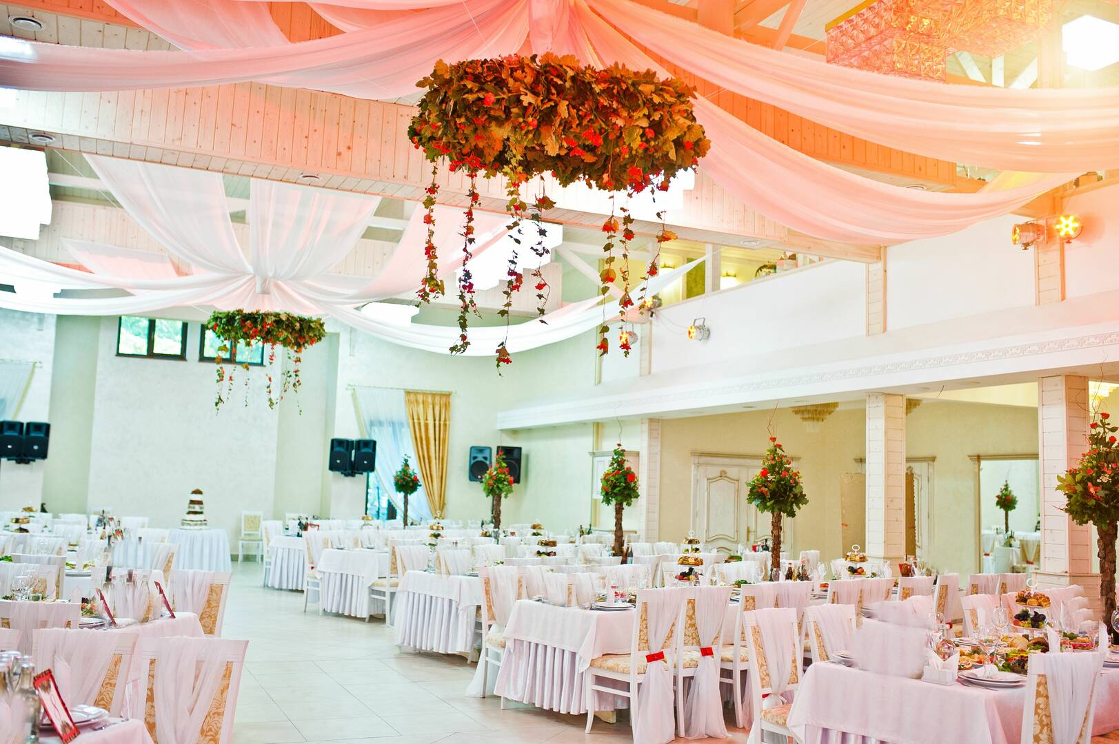 Astoria World Manor